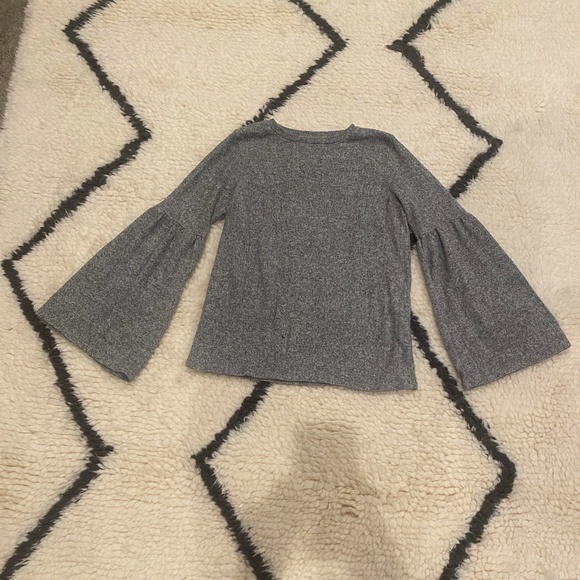 Zara Bell sleeve Top - Picture 3 of 5
